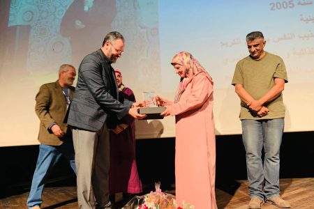 بعد انقطاع عن الدراسة لمدة51 سنة حصلت على شهادة البكالوريا ذة. زينب تتابع تعليمها بإحدى الكليات بالبيضاء